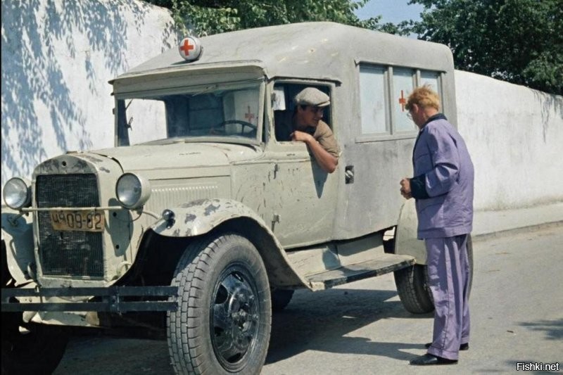 Это тоже мечта. Фильмы культовее некуда. И не только автомобиль!