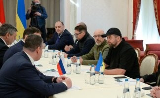 гы, вы про этикет делегации украины расскажите, особо тому пареньку который среди пиджаков в футболке и с бейсболкой сидел ))