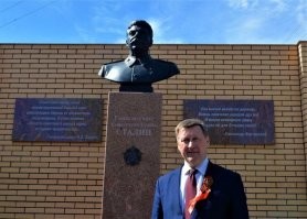 9500 гвоздик товарищу Сталину