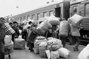 В святые 90е челноки одевали россиянинцев - привозили бренды из Китая. То же самое будет и сейчас. Вместо бренда Адидас будет Абибас, вместо бренда Дольче и Габана - Крольчик и Кабанец, вместо Найк - Яйк. Китайские братья не оставят своих северных братушек в беде.