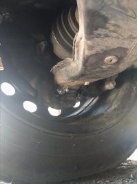 Всё это делают чтобы повторно установленные шаровые не вылетели на кочке.