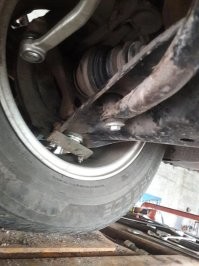 Всё это делают чтобы повторно установленные шаровые не вылетели на кочке.
