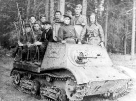 Ни параметров. Ни фоток внутренностей. Ну и раз указал послевоенный образец, то фотку бы приложил, чтоб прогресс виден был.