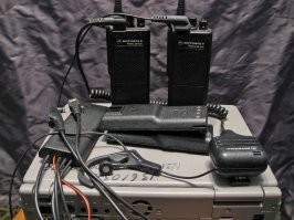 Я простой радиолюбитель ...
144.000Mhz-172.000Mhz
Станции : Motorola gm300, Motorola gp300,Аргут 301 РМ
Диапазон 2 м 
Диполь 1\2 волны 
45 Вт
У Вас на фото я (сверху) заметил похожую (четверть), я не ошибся ?