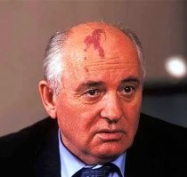 Расступитесь, детки! Кто отмечен печатью Дьявола, тот будет жить долго и счастливо.