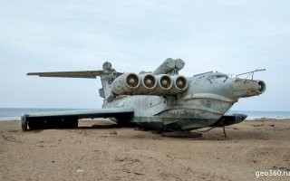 Стоит его детище в Дербенте и гниёт....