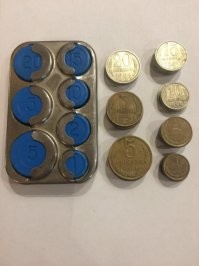 Это единственное, что я угадал. В детстве было похожий, но уже более современный советский: