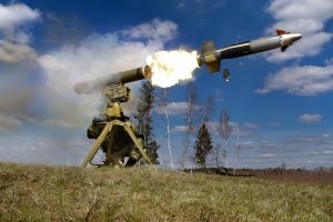 "Острый" хохол : ПТРК "Корнет" с тепловизорами, Made in Россия (№ 1).
А ещё, захватили, даже нераспечатанными, около 200 зарядов FGM-148 "Javelin" и несколько десятков пультов дистанционного управления к зарядам  (№ 2).
На вопрос наших: "Почему не применяли ?"
Ваши рогули ответили : "Не вміємо." - не умеют пользоваться.