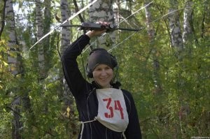 Как вариант, это "Лиса". Есть такой вид спорта, называется "Охота на лис". В лесу стоит передатчик-излучатель, спортсмены у ходят со старта где-то в этом районе. У каждого приёмник направленного действия. Задача - как можно быстрее выйти со старта на "лису". Лис может быть несколько на разных частотах.