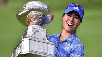 Выиграла, можно и перекусить... ( PGA - если что, то это гольф)