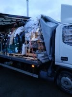 Помню мне товар в таком виде пришел, как водитель сказал его подрезали и он тентом столб зацепил. Хорошо, что страховка в договоре с перевозчиком была прописана. Боя было на 200 000.