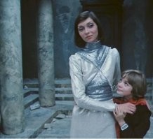 зачем-то сестру Алисы Селезнёвой Полину в инопланетяне записали