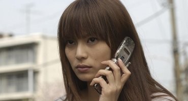 Смотрел фильмец в 2000х, зацепил (но тогда и я был другой).
Один пропущенный звонок (Япония 2003)