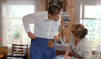 Глядя на булавку, невольно на ум приходят следующие строки...