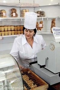 Сразу вспоминается вкуснющий запах свежего хлеба на всю улицу, когда проезжала хлебовозка... Слюни до колен...