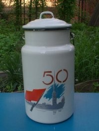 Вот по этому я только беру все  бакалейные продукты на развес, сколько насыпал в пакет за столько и заплатил. Цветы покупаю по штучно, а не букетами, мясо беру кусками на развес а не в упаковке. Пивасик и все остальное так же на разлив, было бы можно я бы брал в бидончик как раньше мы с отцом за квасом ходили. Но ничего, пластик под запрет и он возродится ну а пока я хожу с ним в лес за ягодами