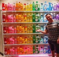 Не очень хорошая идея ставить на одну полку бытовую химию и напитки