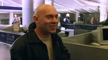 Сборище китайских блогеров оккупировало мост на севере страны