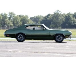 Изменивший правила игры: Oldsmobile 1949 с легендарным двигателем Rocket V8