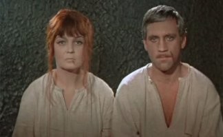 Про Юлию Бурыгину как-то слабовато... Согласно Вики снялась в 4х фильмах, но один это "Республика ШКИД" (Эланлюм), а второй "Интервенция". Именно её героине Высоцкий говорит:"... потом они предложат папиросу и жизнь. Папиросу можно взять, а от жизни придется отказаться." И дальше идут "Деревянные костюмы".