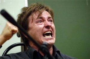 Да ей не тяжело было, а вот ему досталось