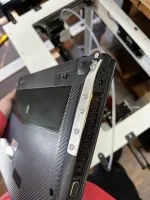 .
Кстати, это работает. У меня развалился корпус ноута, и штекер адаптера перестал держаться в гнезде. Саморезы всё поставили на место, ноут работает.