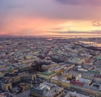 А Сочи очень похоже на то, что на фото? В сплошном камне, асфальте и с всё меньшей с каждым годом зеленью. Да и та водичка на горизонте - это не совсем Чёрное море.