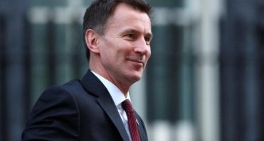 Вот министр здравоохранения британии. Джереми Хант.
И естественно никаких заявлений он не делал.
Враги подсовывают нам такие новости, а мы и ведемся, даже не попытавшись проверить.