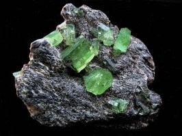 Так выглядит самородный изумруд