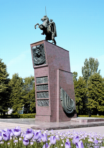 Василий Иванович родился в Чебоксарах (дер. Будайка). Там и музей есть, и памятник, и дом Чапаевых.
