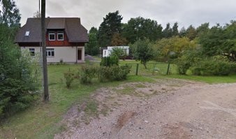 Вот пример смотри около нашего дома машина последний раз проезжала хрен знает когда , сейчас и заборы и баня и гараж