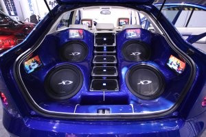 Слабовато для автомузыкального эксклюзива. Есть варианты интереснее :)