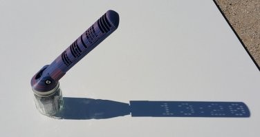 Вот это реально вечное хранилище информации, при условии что само устройство сохранится, оно будет работать даже после потери технологий пока светит Солнце. в отличии от "вечных дисков" которые без технологий, без электричества, без электроники в принципе прочитать не возможно!
Самое ценное для истории это книги, на физических носителях, изготовленные из неразрушаемых материалов, способных пережить пожар, потоп, механические воздействия...
