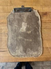 Продолжать пользоваться таким - себя не уважать!
Новый стоит копейки