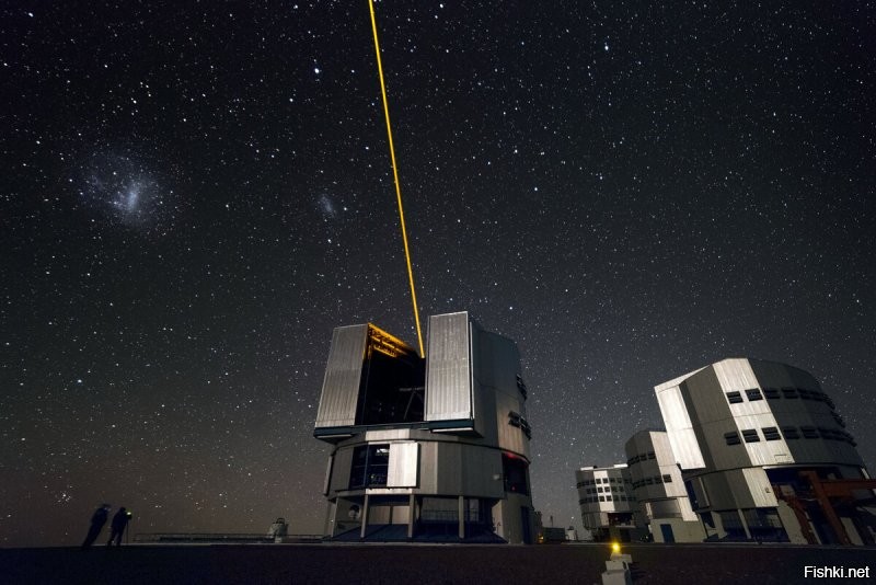 +, если посмотреть любое видео работы Европейской Южной Обсерватории (ESO), то лазерные лучи видно сразу