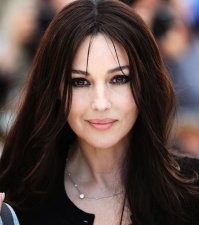 Абсолютно с вами согласна! 
Требую Монику Беллуччи.