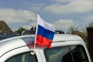 Был в Канаде но ничего из поста не видел.Единственно обратил внимание,что на машинах мигрантов они зачем-то устанавливают флажки своих бывших стран.Примерно так.