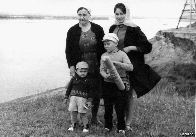Полтава 1979
Алтайский Край. Красный Яр 1970
д. Вайново, Архангельская область 1973
Алейск. Солонцы,  Алтайский край. Цыганки 1971
Архангельск 1970
Алейск 1976