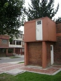 Это рабочее место "эйчара"! Внизу вход, а вверху выход для "мы Вам перезвоним"!