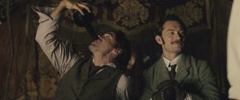 "...Он мог стать певцом или детективом, а вместо этого стал актёром и алкоголиком...."
------------------------------------------------------------------------------------------------------------
Да Брюс ничего не потерял, можно сказать, осуществил и свои "детские" мечты :
Марк Уолберг и Уилл Смит  -  современные Топ - актёры, раньше были известными хип-хоп и рэп певцами. 
А детективы и так все алкаши или торчки :