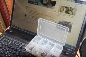 ну вот маленькие пря щаз под рукой, карттину восстанавливаю, лет 5 назад купил дом в деревне, там все остальные, и они реально нужны, я их покупаю. так что зря ты так, мне гвозди нужнее венеры с марсом