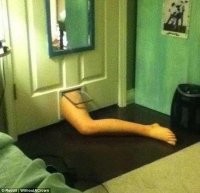 Так через зеркало выходить надо было