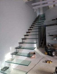 смертники...
или лестница в доме тёщи, сделанная любимым зятем.