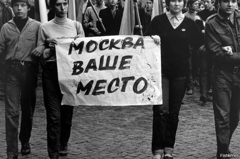 Память у всех короткая. Вы же равнодушно смотрите на узбеков, таджиков и прочих гастрабайтеров. Чеченская война 20 лет как затихла, думаете это другие чеченцы сейчас в 404? Нет, те же что стреляли тогда в нас..