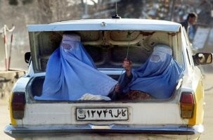 "Подборка интересных и красивых фотографий с просторов интернет"

Однако теперь я мучаюсь вопросом - вот эта фотка для автора - интересно или красиво?