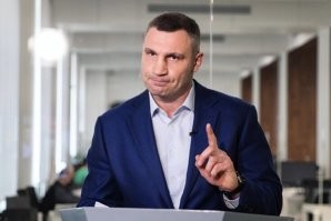Почему Каневский в сцене с бриллиантами снялся с голым торсом