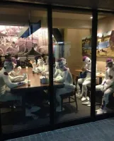 Так, малышева же вроде в США свалила, а не в Японию...