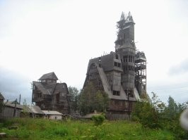 Наш покруче будет. Дом Сутягина в Архангельске. Снесен по решению суда.