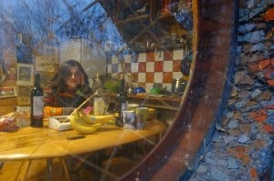 Как в Подмосковье появился дом, в котором все выполнено из мозаики