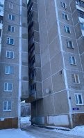 А так же: ой!Ивановы опять еп.у.тся. Мало им 4-ых. Катька какого-то узбека в дом привела.
..Белье вывесили Петровы, где такие ттрусы прикупить...А вон Ашот к очередно любовнице полез, лесницу приставил..